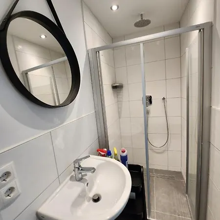 Cozy Mit Wifi, Aufzug & Kostenlos Parken El-living Lägenhet